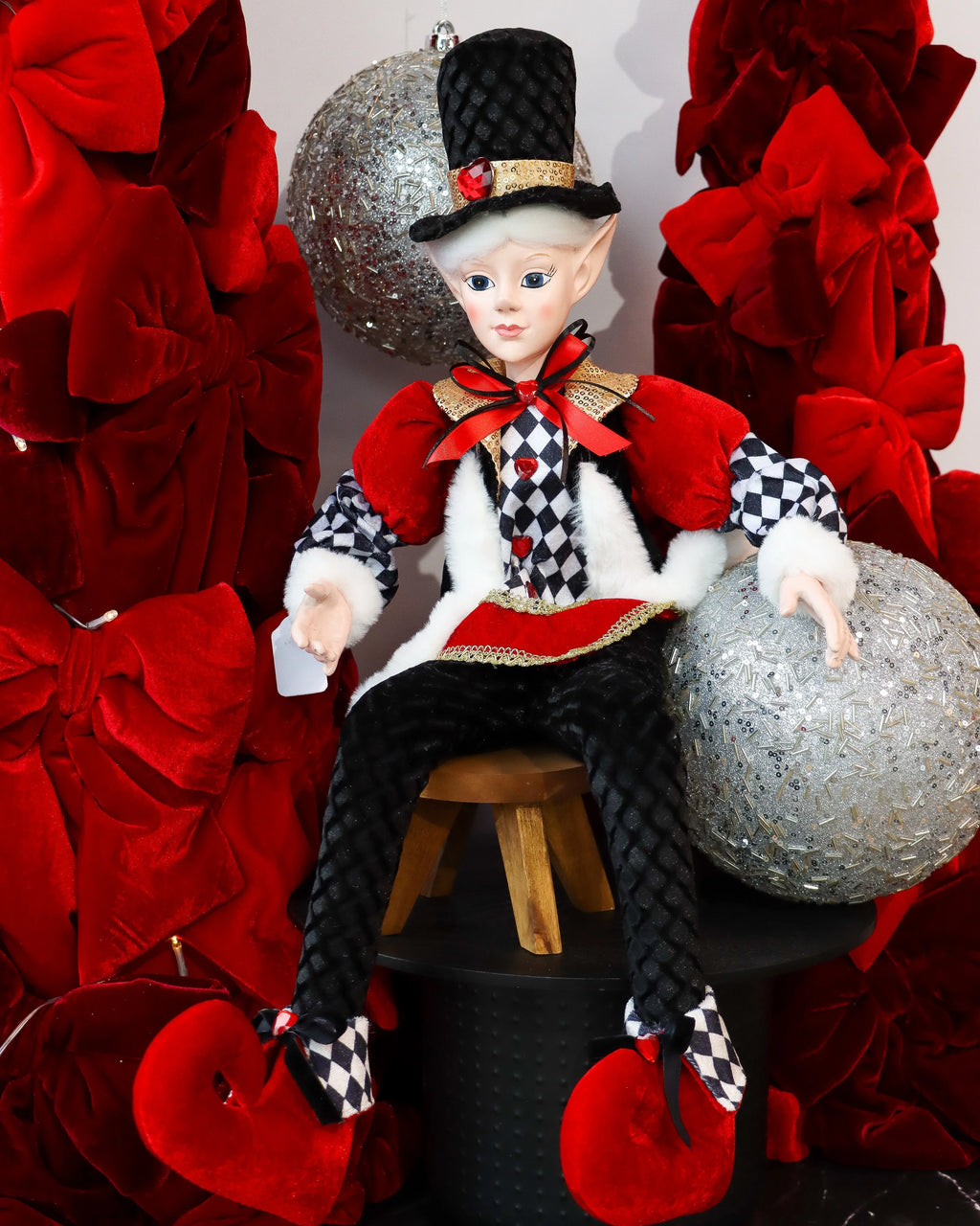 Caroller Elf – Black, Red & White (65cm)